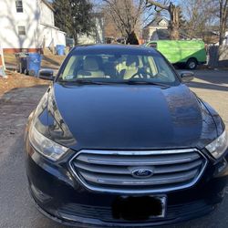 2014 Ford Taurus 