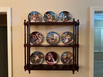 Collector Decorative Plates – Hummel, Wildlife, Lighthouse & Floral – 17 Plate Lot