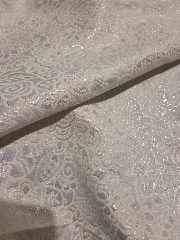 Self Print White Runner Cloth 