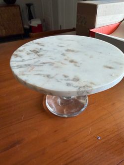 Marble cake stand
