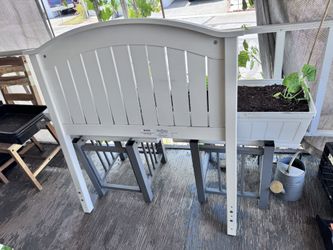 Twin Head Board Fashion Bed Group 