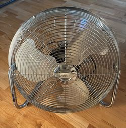 Lakewood Floor Fan