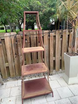 INDOOR/OUTDOOR TOWER SHELF SYSTEM