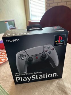 PS5 Controller 30th Anniversary