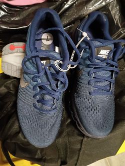 New Size 7 mens Nike