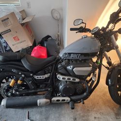 2018 Yamaha Bolt R Spec - 1297 Miles Only