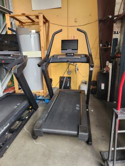 Vegas- Nordictrack X16 treadmill- 40% incline - 12mph max speed