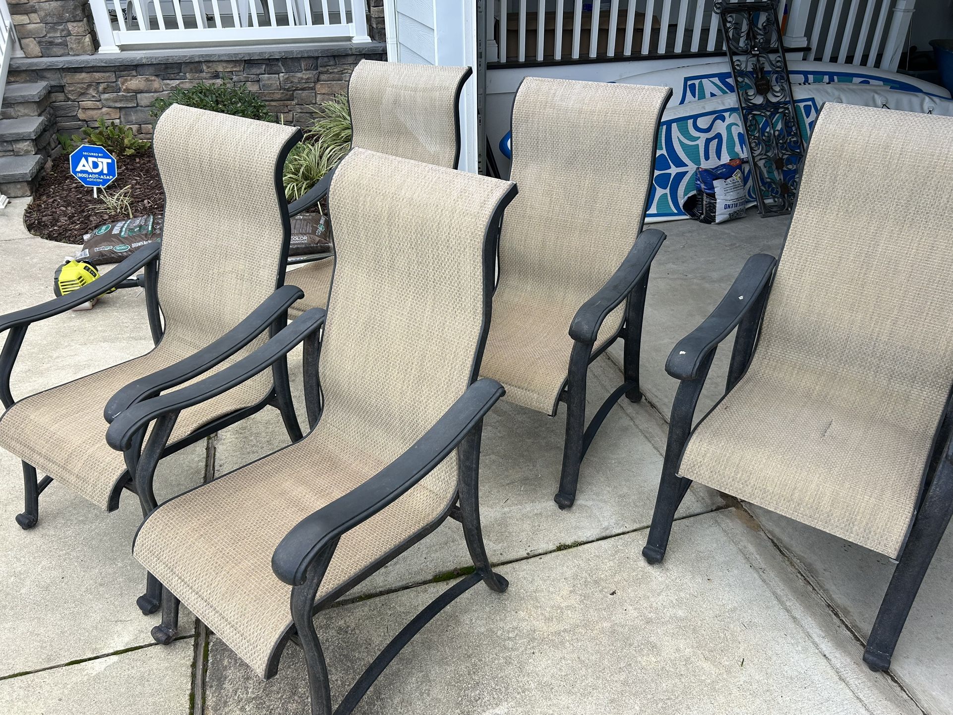 5 Patio lounge chairs
