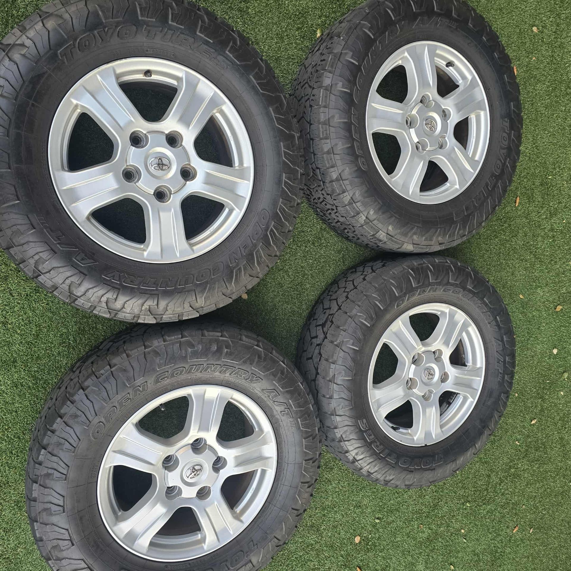 4 TOYOTA TUNDRA RIMS&TIRES $650
