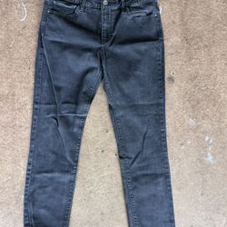 Levi’s 712 Slim