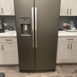 Dark Stainless Steel Kitchen Appliances