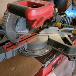 Milwaukee 7 1/4 Miter Saw