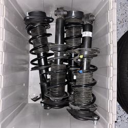 OEM Suspension Struts & Springs – 2023 Toyota GR86 Premium (Stock Takeoff)