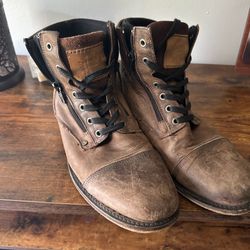 Bullboxer Men’s boots Size 9