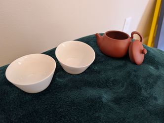 Small Taiwanese teapot and cups