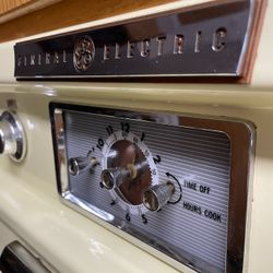 GE Functional Vintage Electric Stove 1957