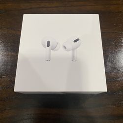 AirPods Pro W/ Wireless Charging Case (New)