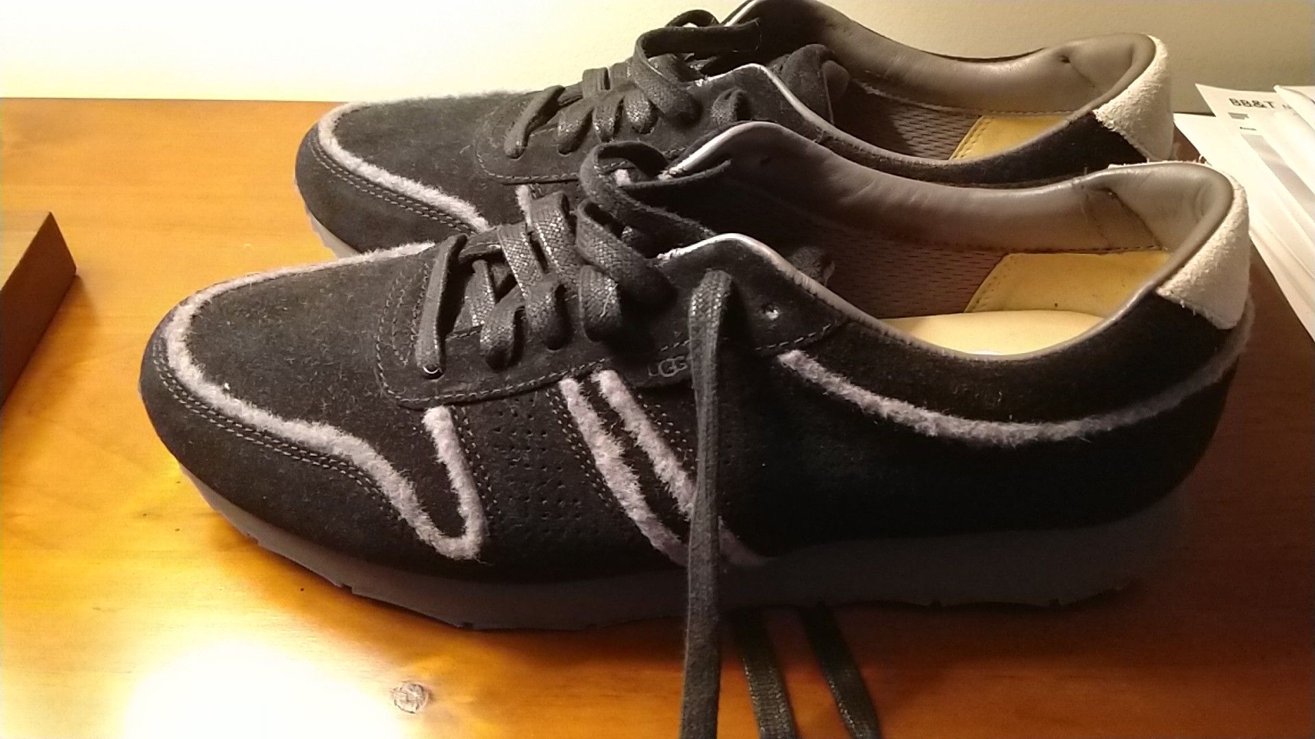 UGG Trigo sport shoes, 10.5 US