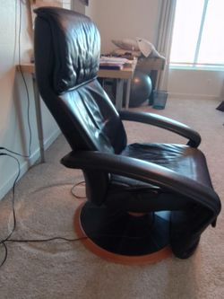 Pair of electricaly reclining chairs Copenhagen