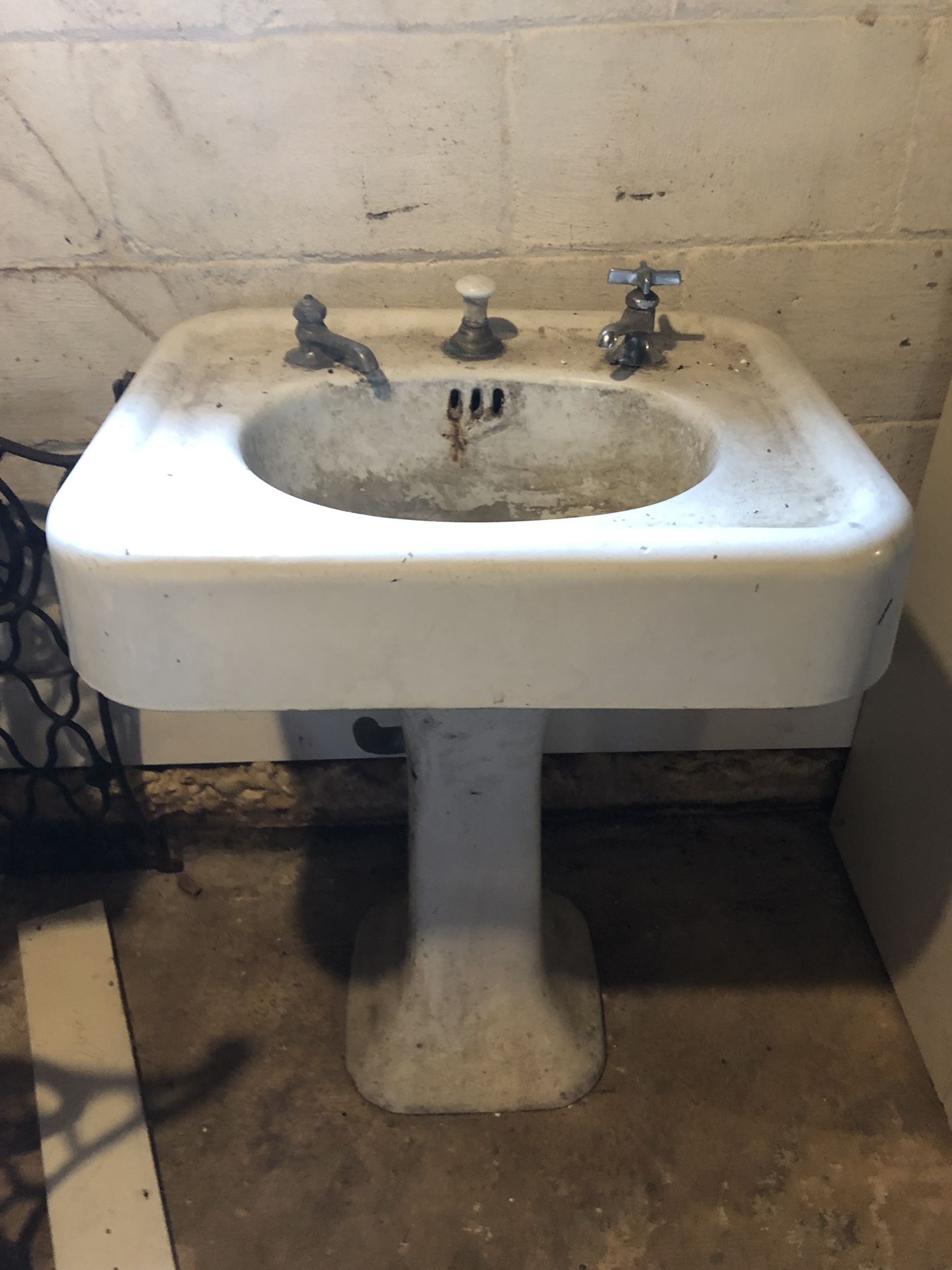 Vintage cast iron pedestal sink
