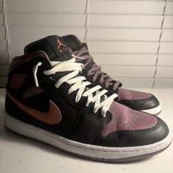 Jordan 1 Mids 