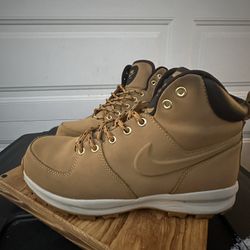 NIKE MANOA LEATHER BOOTS