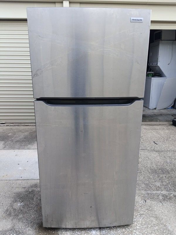 Frigidaire Refrigerator 
