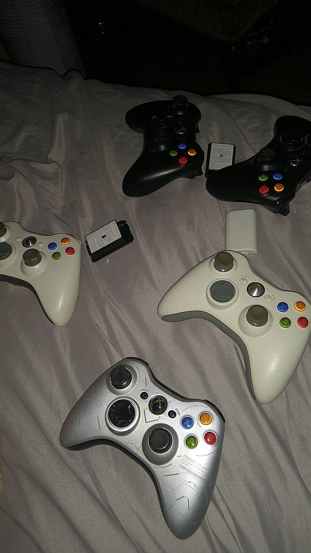 5 xbox 360 controllers