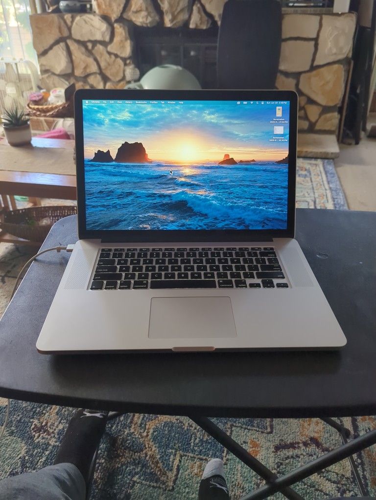 MacBook Pro, i7, 500GB SSD, Sequoia (Patched)