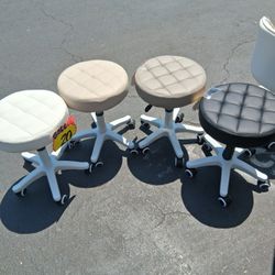 Small Stool W/ Adjustable Height (NEW)