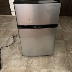 Insignia Mini Fridge $m$75