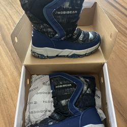 Kids Snow Boots Size 2 - Very Warm 