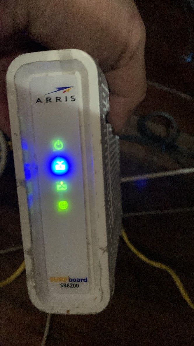 ARRlS SB8200 Surfboard Cable Modem Docsis 3.1 Gigabit Cable Modem Works with COX, Xfinity, Spectrum and Many Other

$70.00