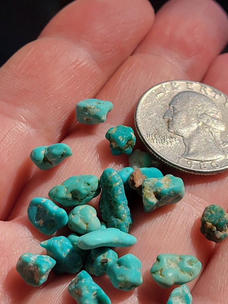 20pcs. Natural Turquoise Crystal Stones 6-8mm