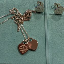 DOUBKE HEART TAG PENDANT in Silver Mini Necklace And Earrings