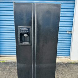 GE Black Fridge - FULLY TESTED