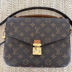 Louis Vuitton Pochette Métis Monogram Handbag