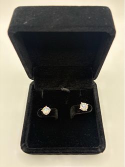 VVS1 Moissanite Stud Earrings