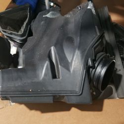 2009 Audi A5 3.2L OEM Air Cleaner