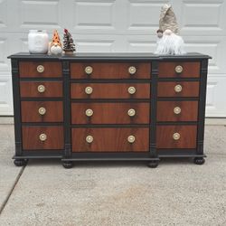 Hickory Chair Luxury Refinished 12 Drawer Dresser 