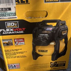 DEWALT Cordless Compressor 
