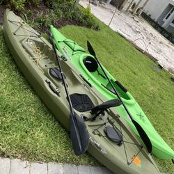 10’ Kayaks (fishing) W/paddles 