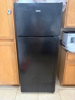 Hot point fridge