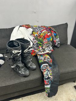 Size Medium O’neal dirtbike set and Size 9 alpinestars tech 5s