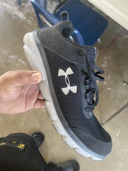 Under Armor Size 7 Asking 20