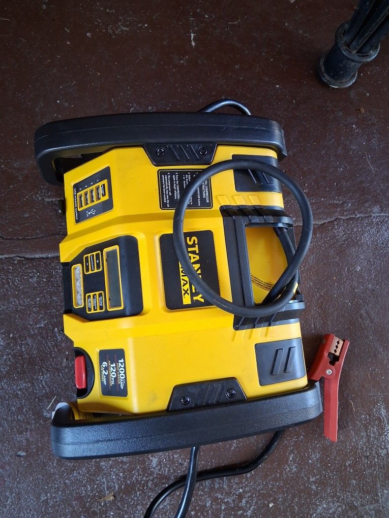 Stanley jumper box multi function air compressor u s b