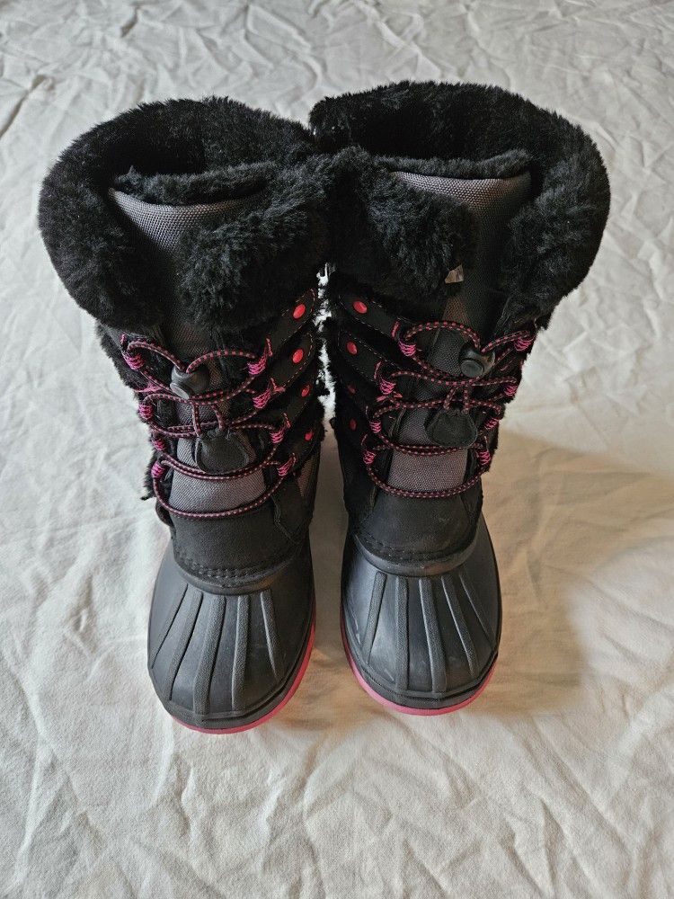 Khombu Girls Winter Snow Boots Water-Resistant Outdoor Warm Cozy Anti-Slip Mid Calf Faux Fur Lining Insulated