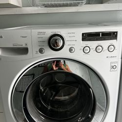 LG 2016 Washer Dryer For The Taking 