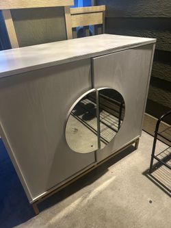 Wine cabinet