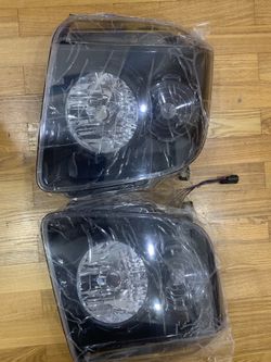 2007-2014 GMC Yukon HEADLIGHTS 